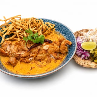 CRISPY CHICKEN KHAO SOI 🌶️